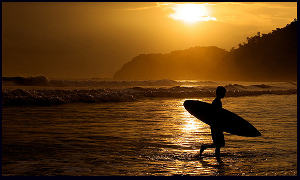 600_costa-rica-surfing.jpg